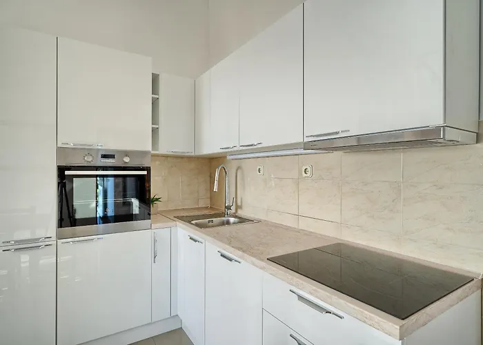 By The Sea Kanica, - 1101